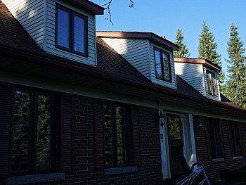 Vinyl windows done in siding with interior SDL's